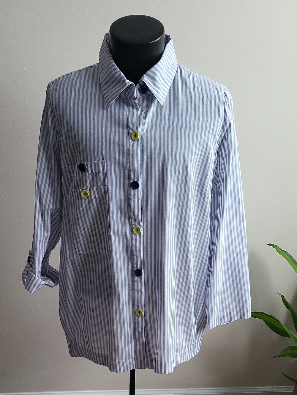 Ali Miles Womens Button Down Shirt. Striped Blue/white Contrast Buttons 1X